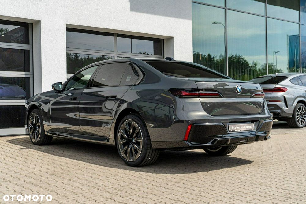 BMW Seria 7 - 10