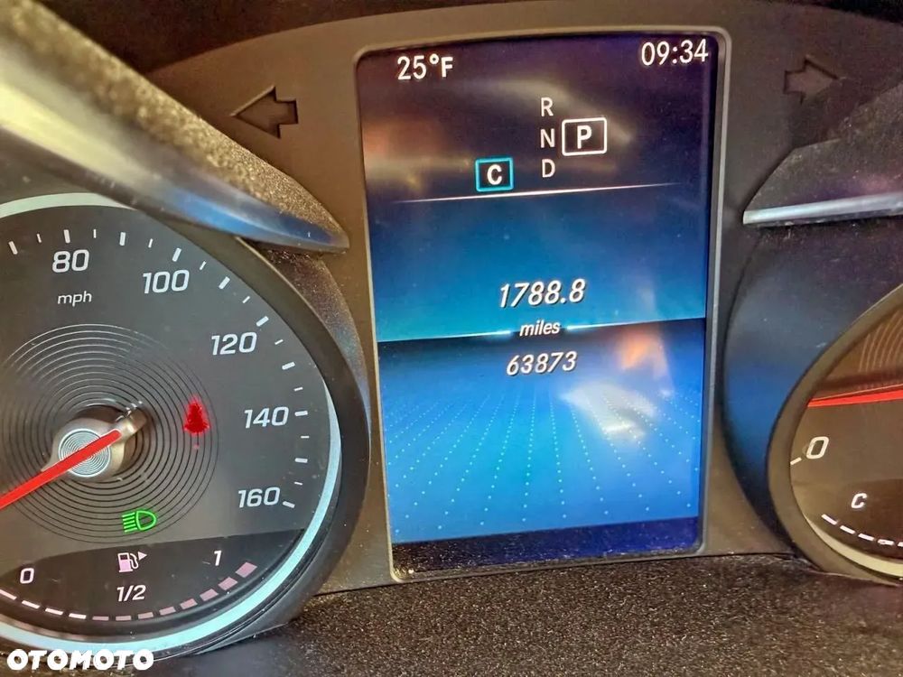 Mercedes-Benz GLC 300 4Matic 9G-TRONIC AMG Line - 8