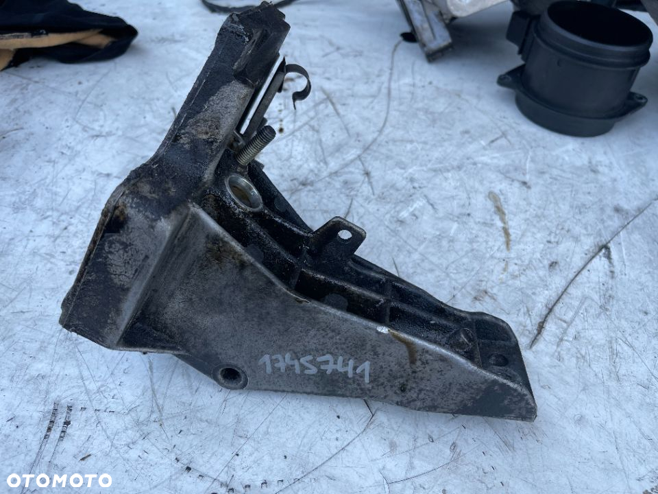 Łapa silnika lewa Bmw e39 M62 V8 535i 540i - 2