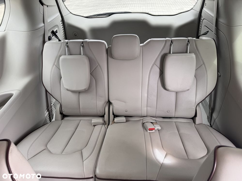 Chrysler Pacifica - 24