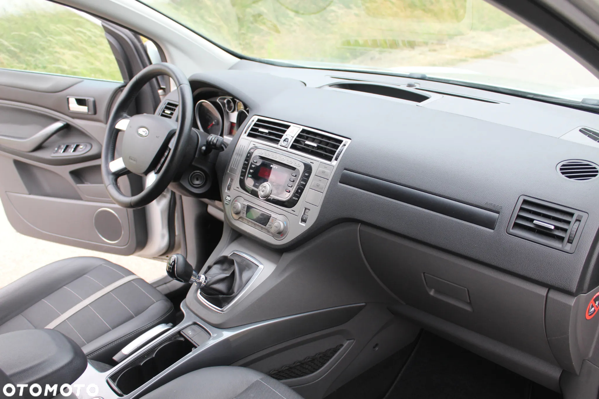 Ford Kuga 2.0 TDCi 2x4 Titanium - 13