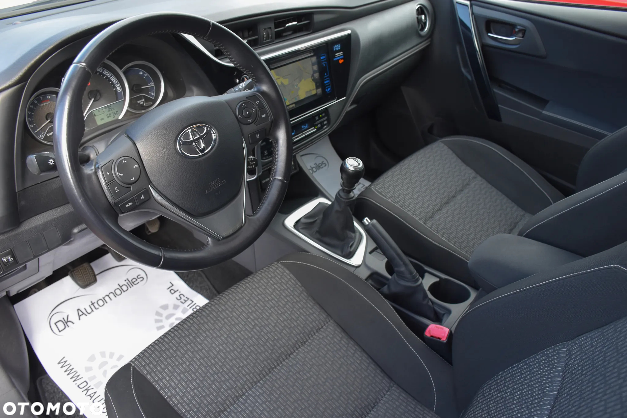 Toyota Auris 1.6 Premium + - 19