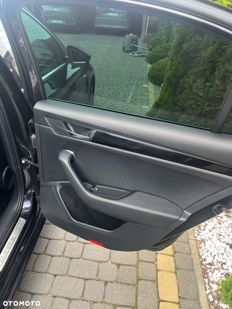 Skoda Superb 2.0 TDI SCR 4x4 L&K DSG - 20