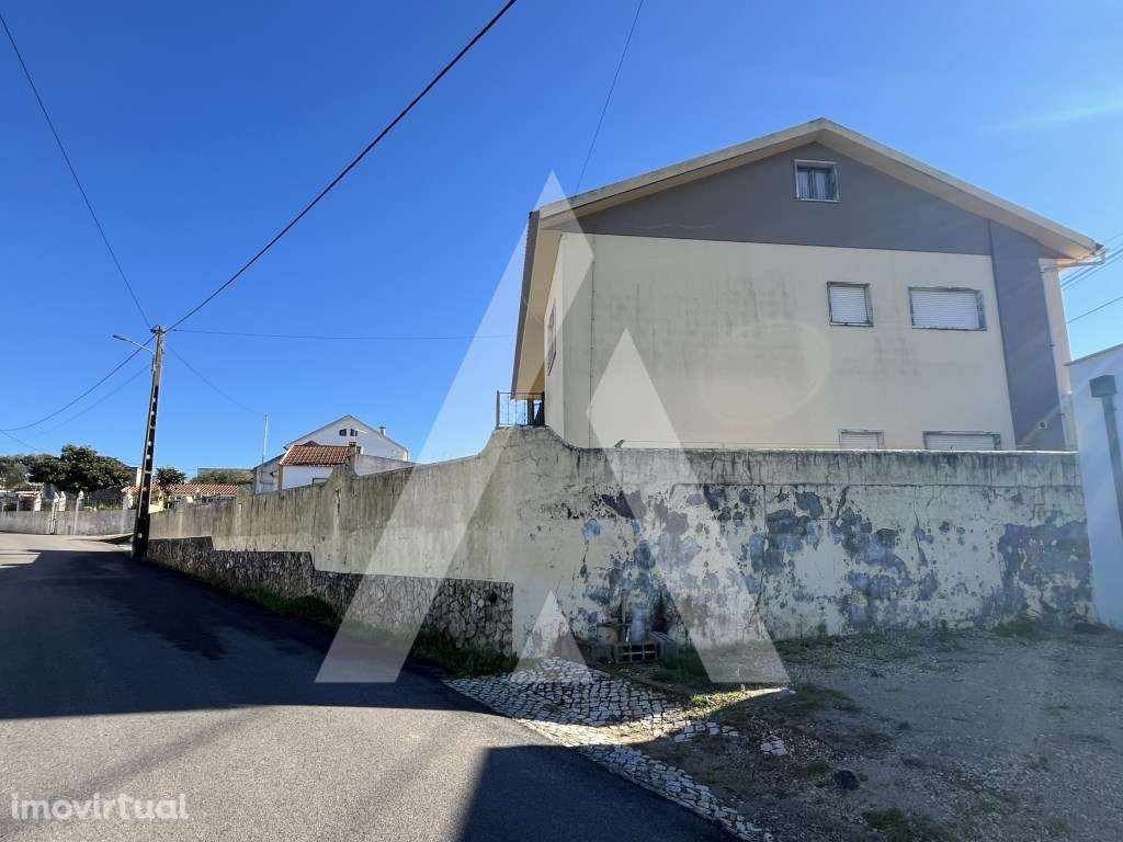 Moradia T4 + T1 com Terreno de 7.800 m² no Cadaval - Vista para a S... - Grande imagem: 4/47