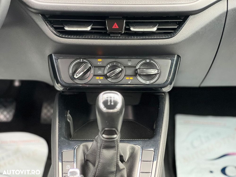 Skoda Fabia 1.0 MPI 80 CP Essence - 19