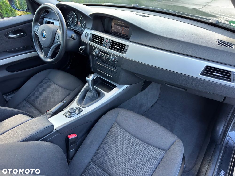 BMW Seria 3 320i Edition Sport - 16