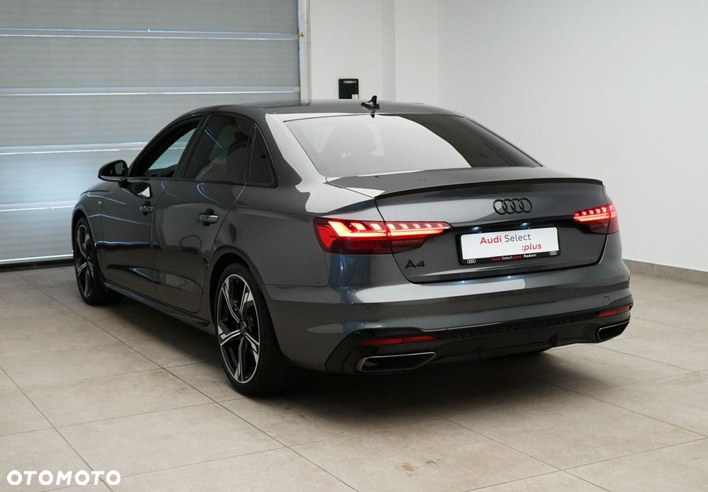 Audi A4 Limousine - 3