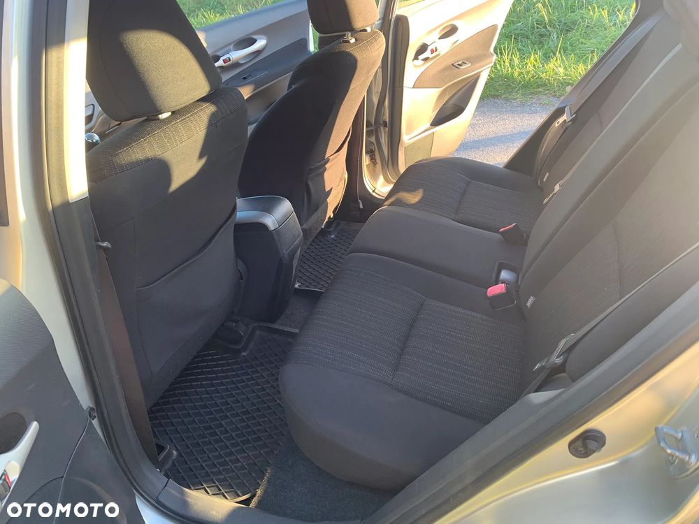 Toyota Auris - 13