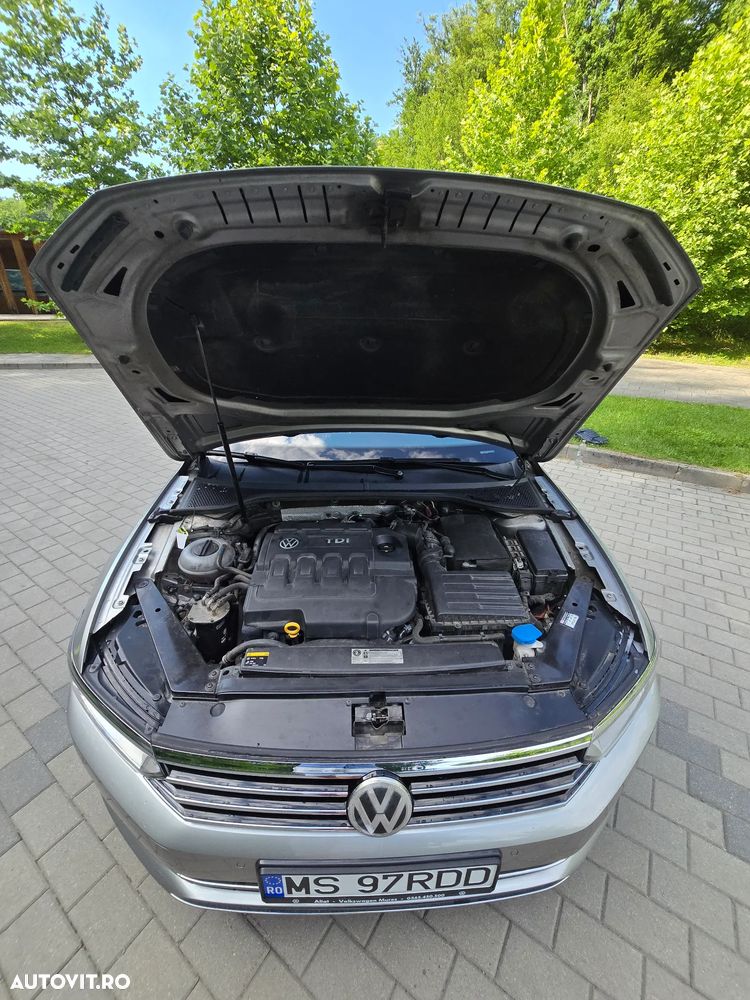 Volkswagen Passat 2.0 TDI Highline - 13