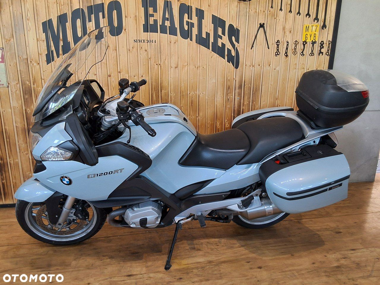 BMW R - 1