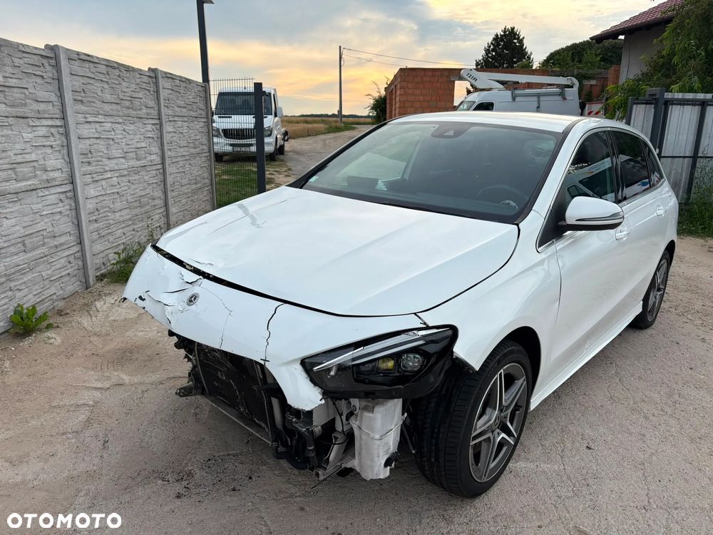 Mercedes-Benz Klasa B 250 e 8G-DCT AMG Line - 36