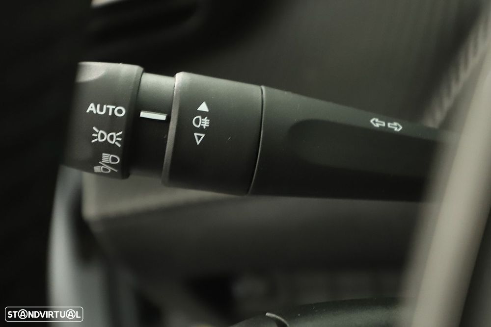 Peugeot 2008 1.2 PureTech Allure - 18