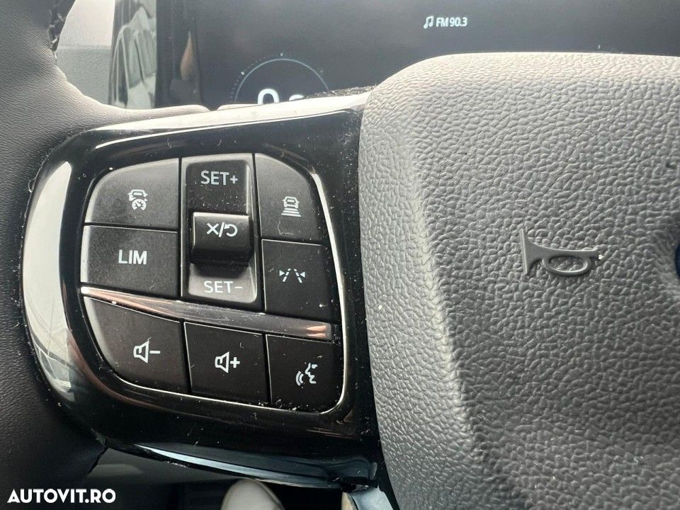 Ford Tourneo Custom - 10