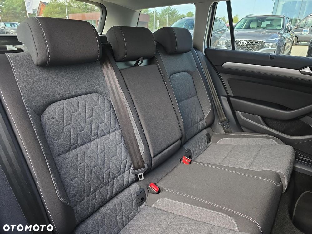 Volkswagen Passat Variant - 11