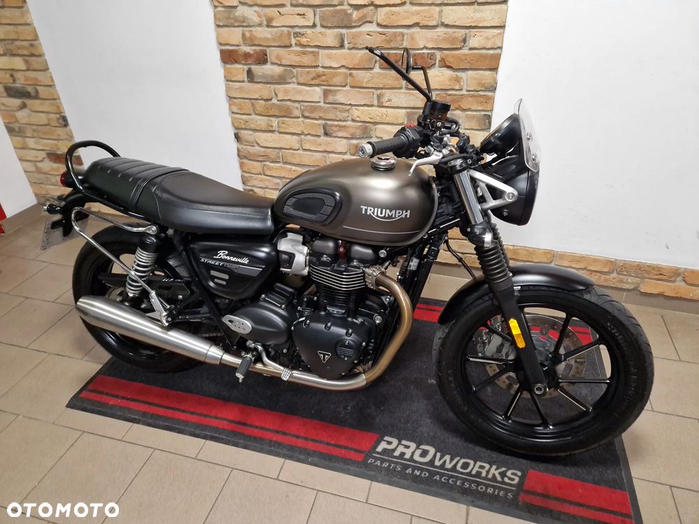 Triumph Street Twin - 2
