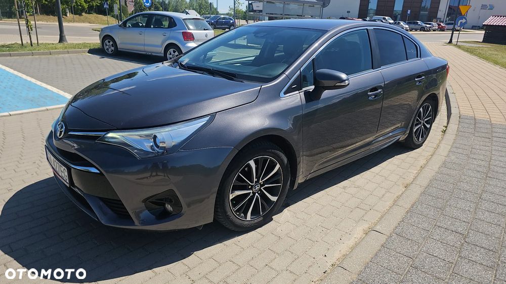 Toyota Avensis 1.8 Premium MS - 3