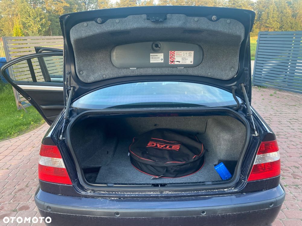 BMW Seria 3 318i - 28