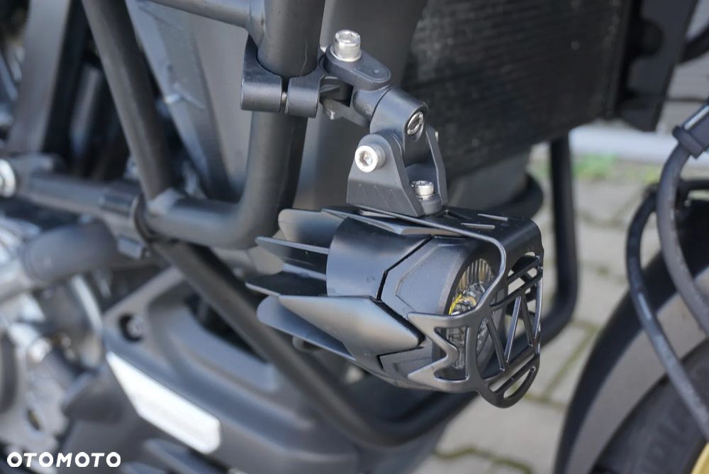 Suzuki V-STROM - 24