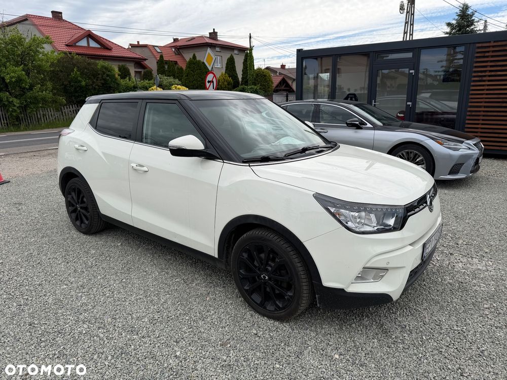 SsangYong/KGM Tivoli e-XGi 160 2WD Black+White - 18