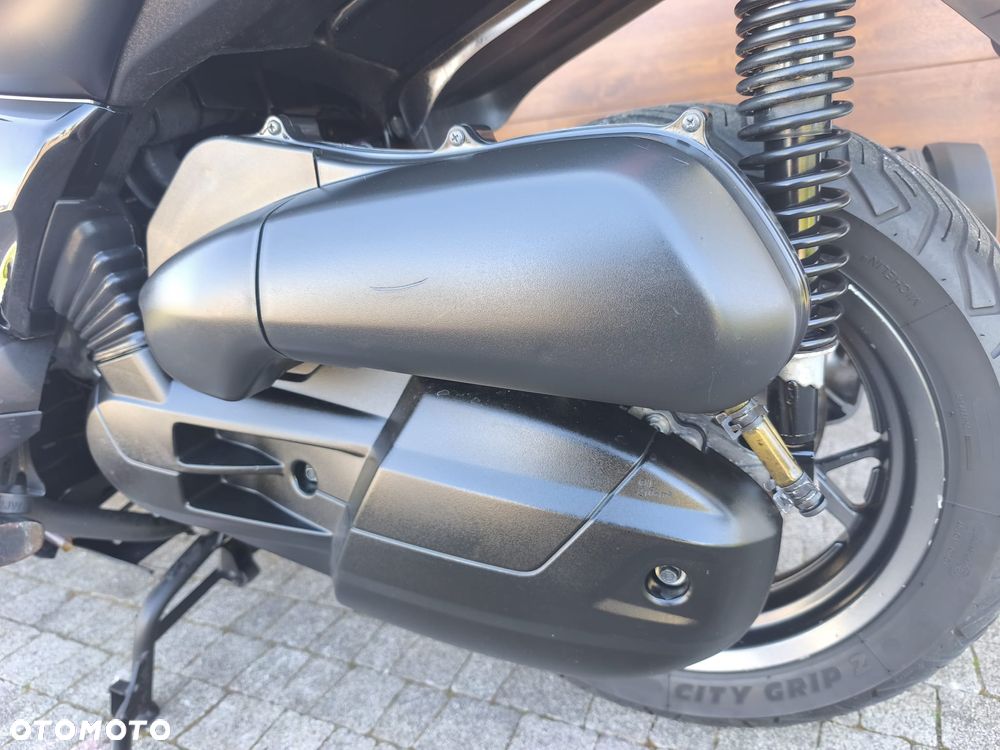 Yamaha X-max - 15