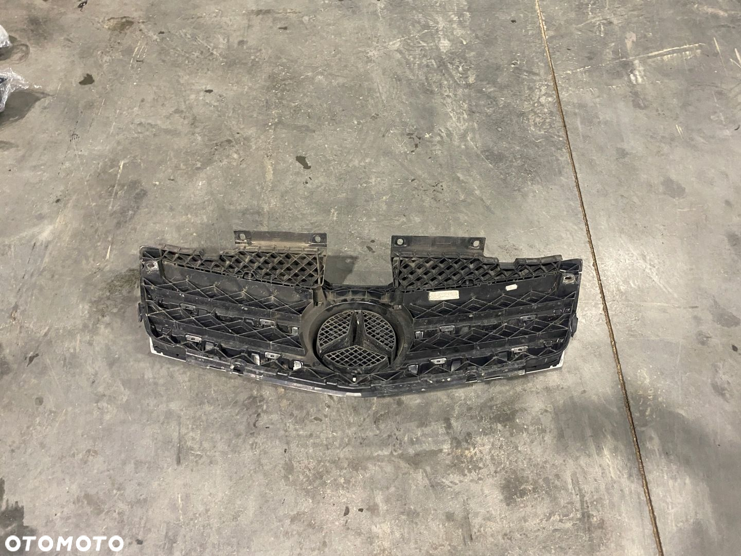 MERCEDES W204 GRILL ATRAPA A2078880260 - 7