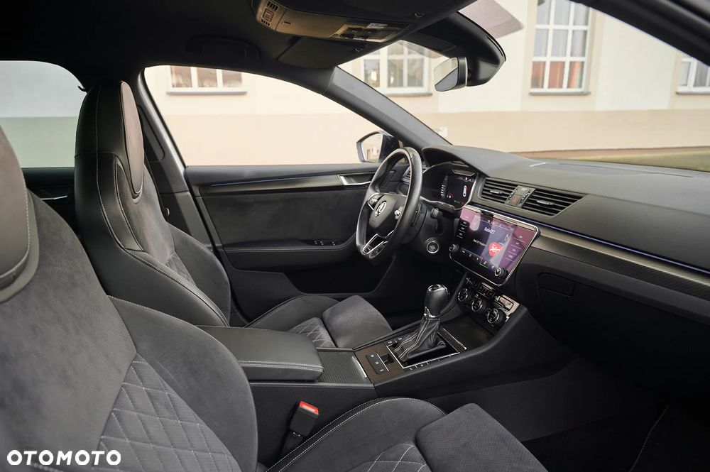 Skoda Superb 2.0 TDI DSG Sportline - 3