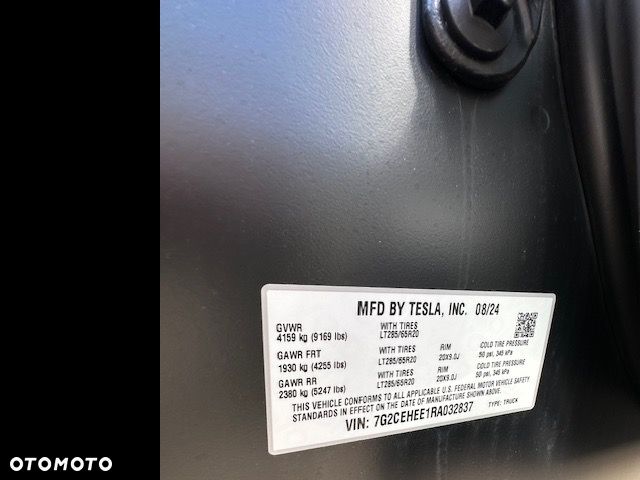 Tesla Cybertruck - 11