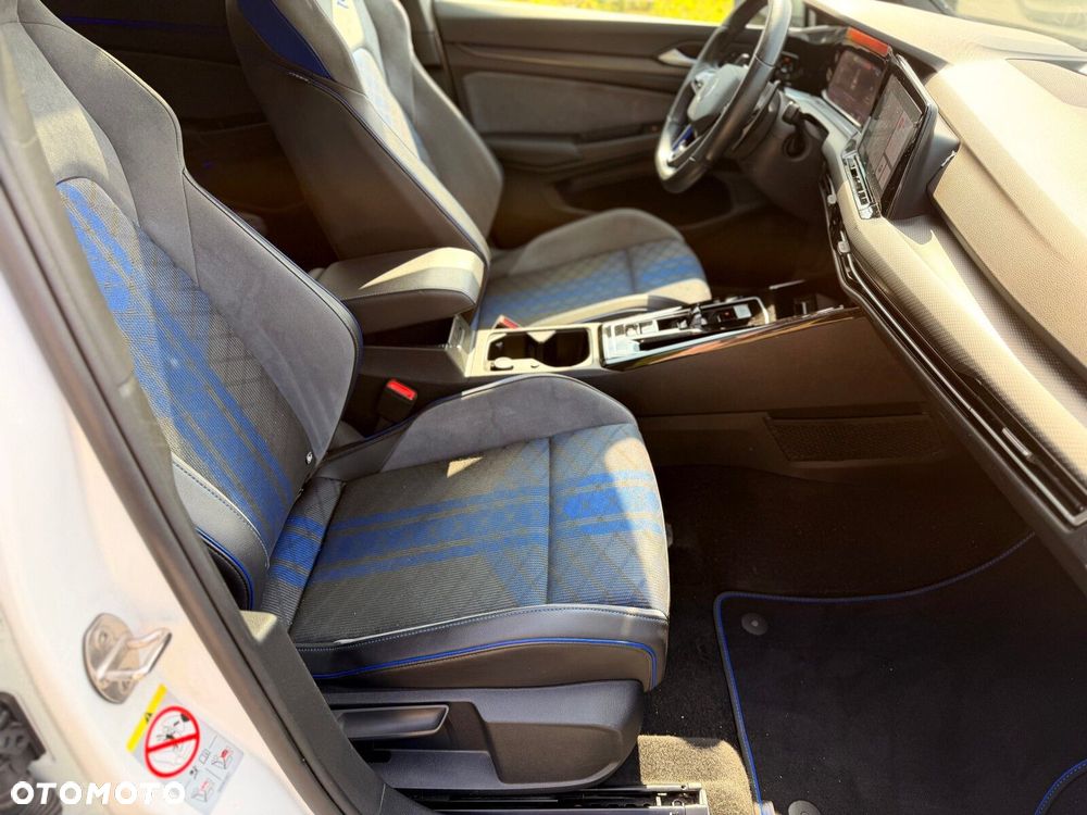 Volkswagen Golf - 28