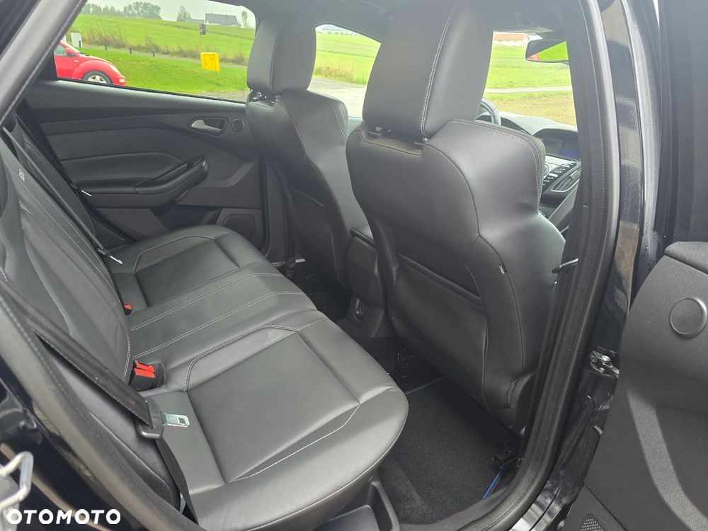 Ford Focus Turnier 2.0 EcoBoost ST mit Leder-Sport-Paket - 14