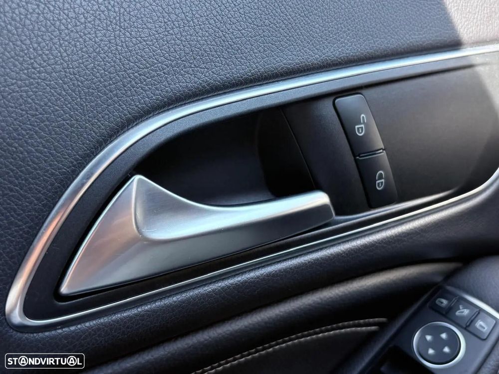 Mercedes-Benz CLA 180 d Shooting Brake Urban Aut. - 35