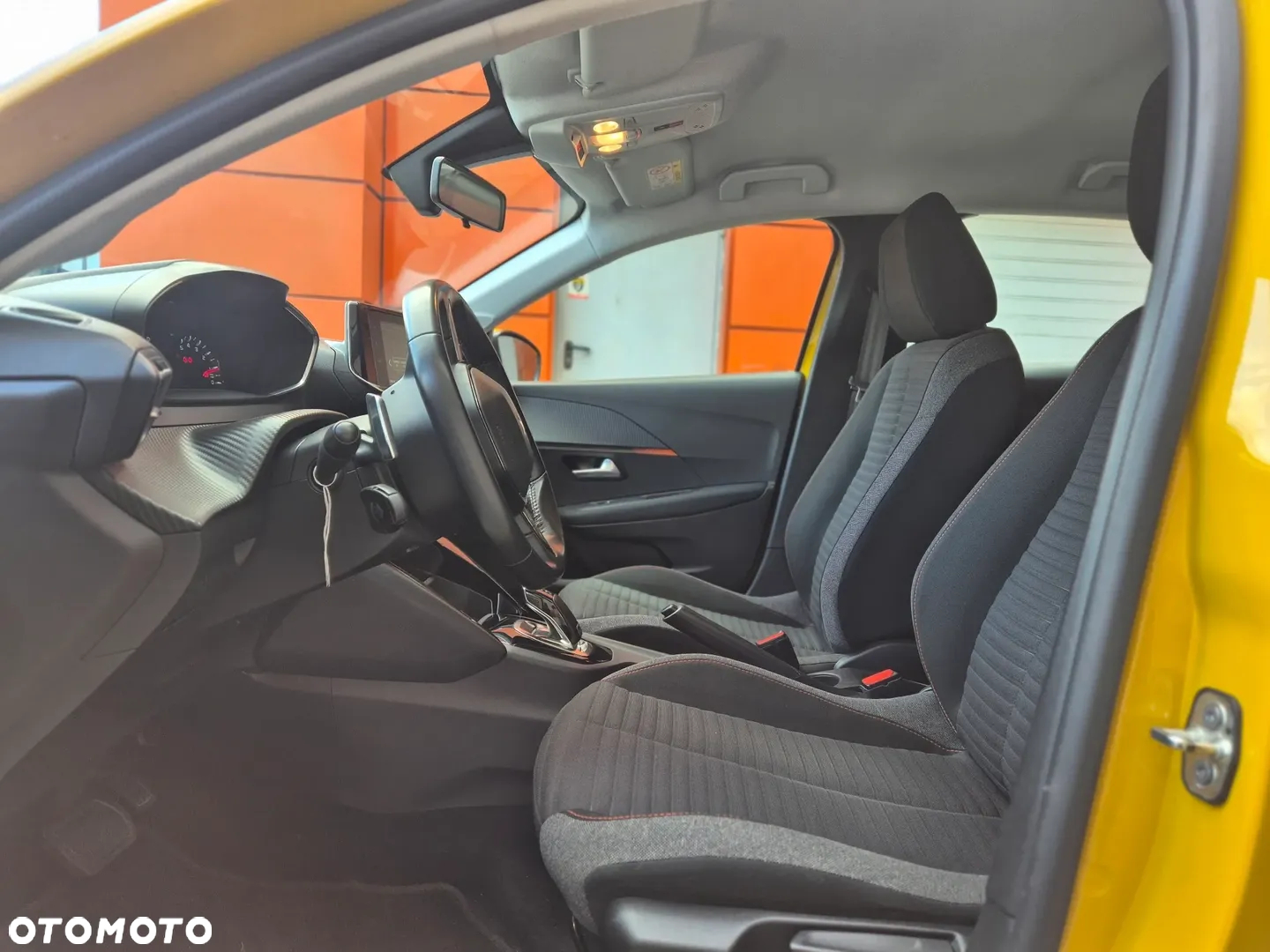 Peugeot 208 - 14