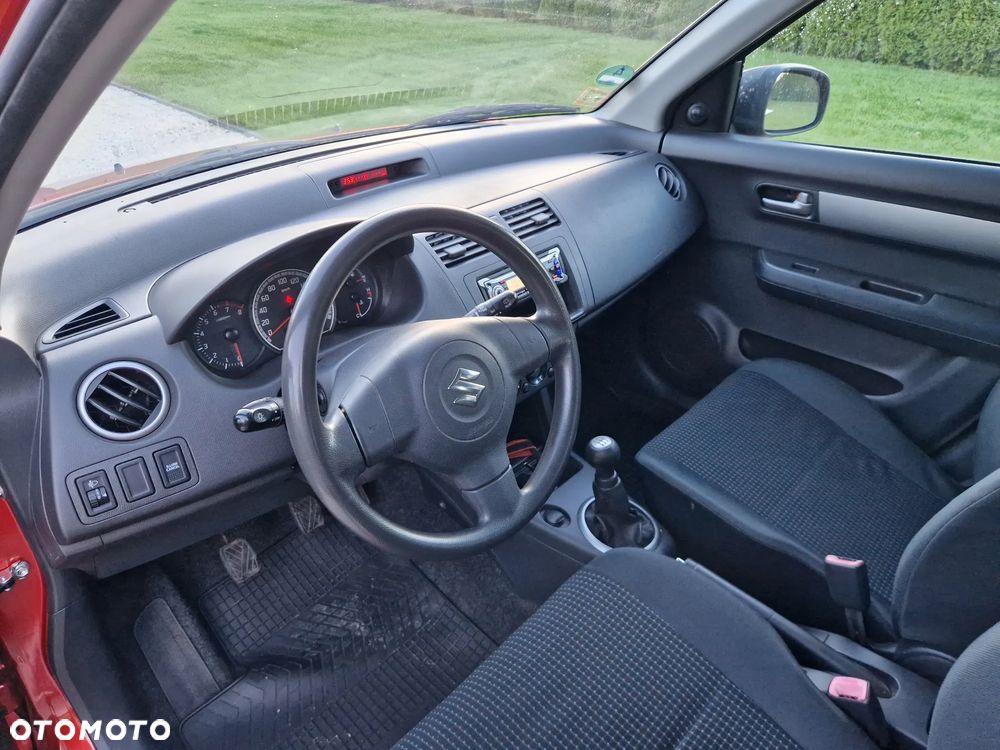 Suzuki Swift 1.3 Limited 25 - 8