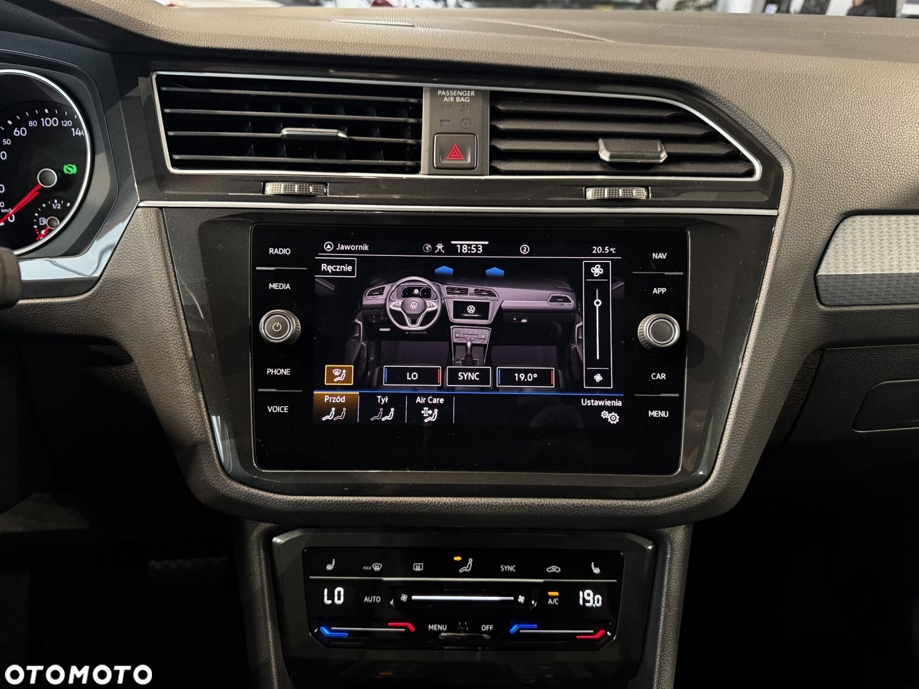 Volkswagen Tiguan - 27