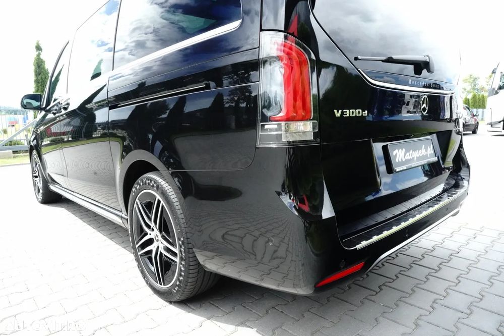 Mercedes-Benz V - 12