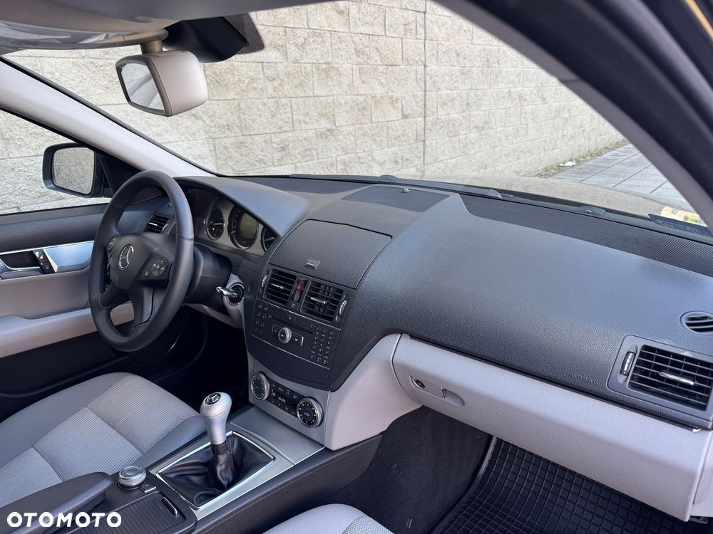 Mercedes-Benz Klasa C 180 Kompressor Avantgarde - 22