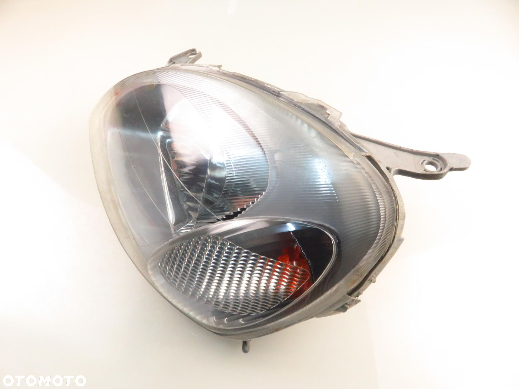 LAMPA LEWA PRZEDNIA TOYOTA YARIS I (P1) - 13