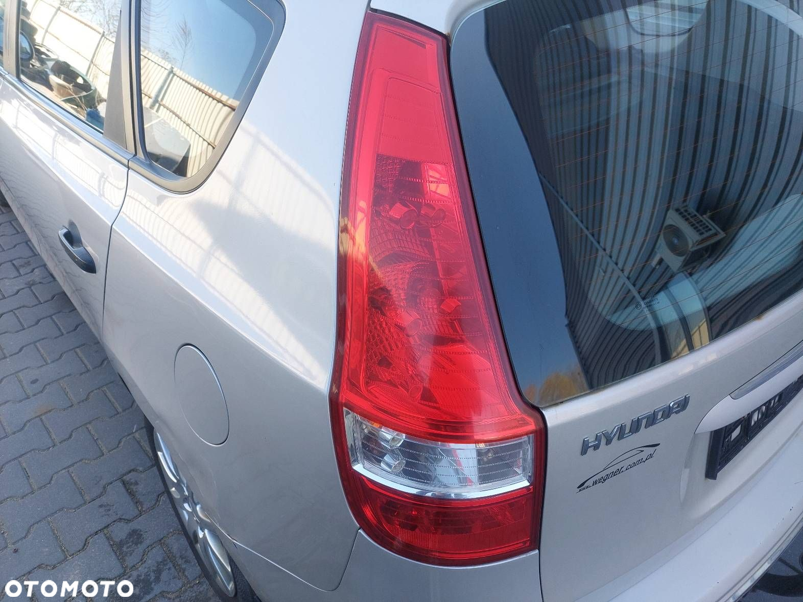 LAMPY TYŁ KOMPLET LEWA + PRAWA  HYUNDAI I30 CW - 2