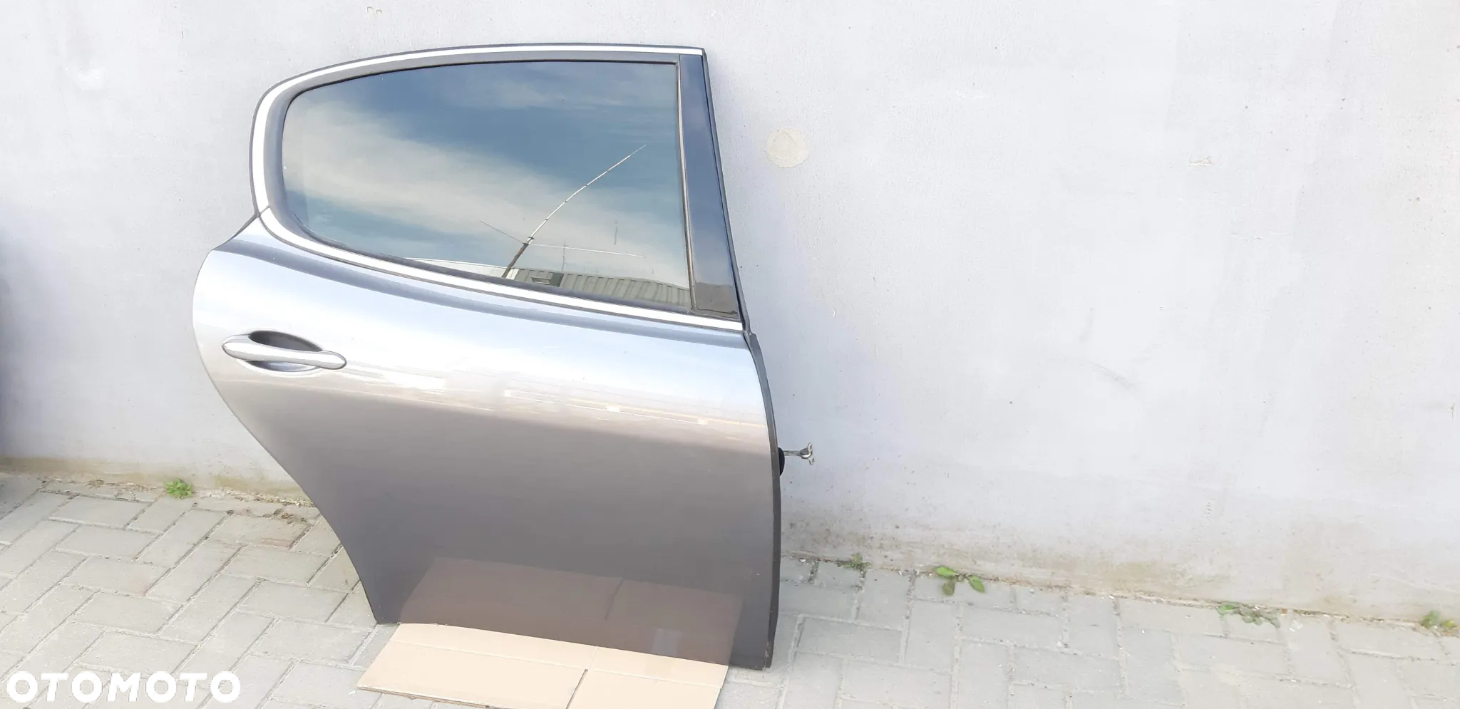 Drzwi prawy tył Maserati Quattroporte M139 2008r 4.7 - 2