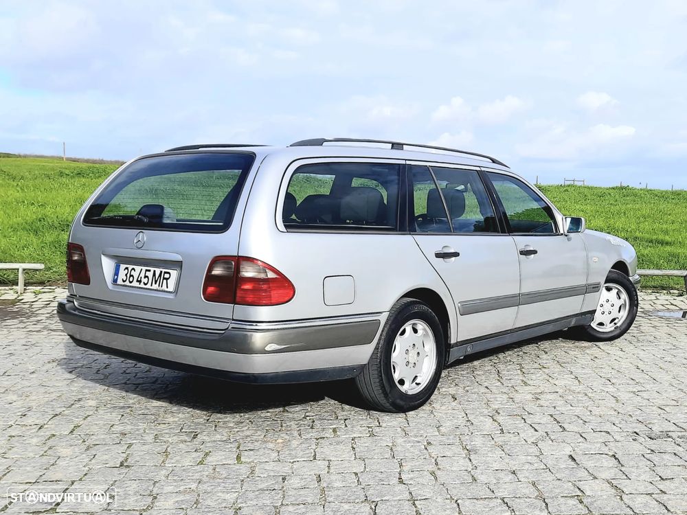 Mercedes-Benz E 220 CDI Elegance - 2