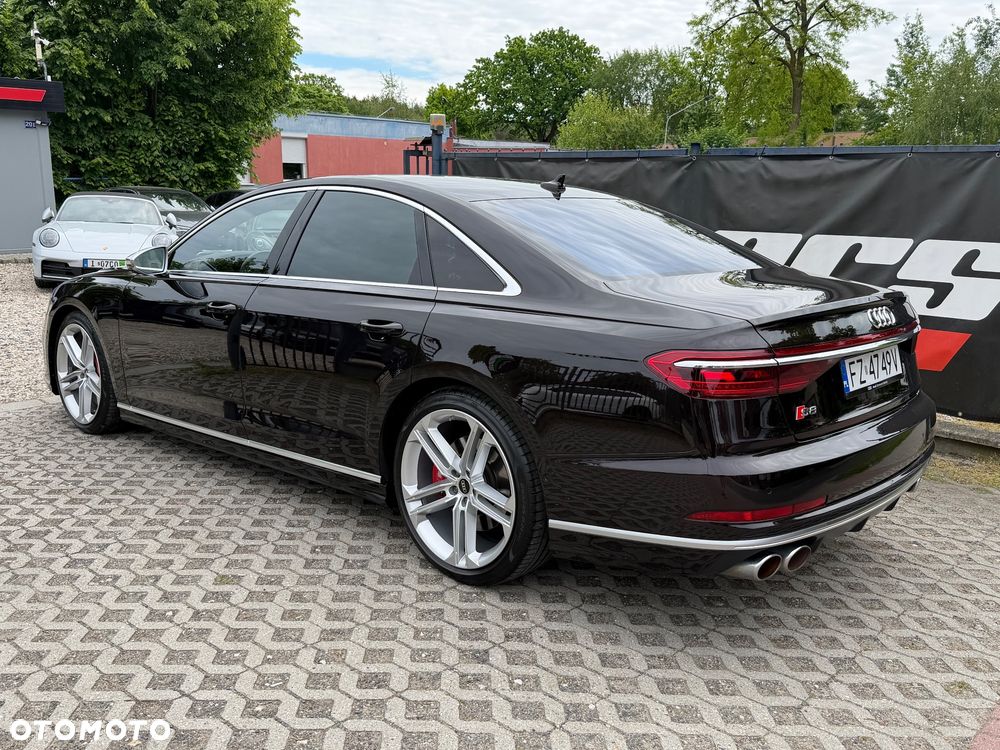 Audi S8 - 9