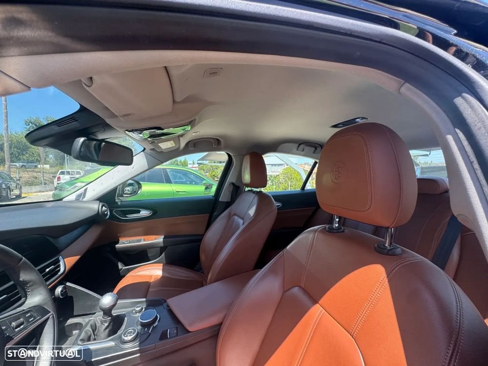 Alfa Romeo Giulia 2.2 Super - 14