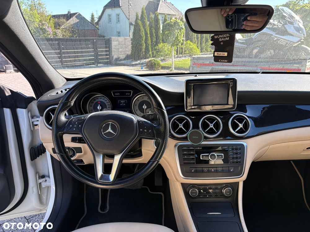 Mercedes-Benz CLA 250 4-Matic - 15