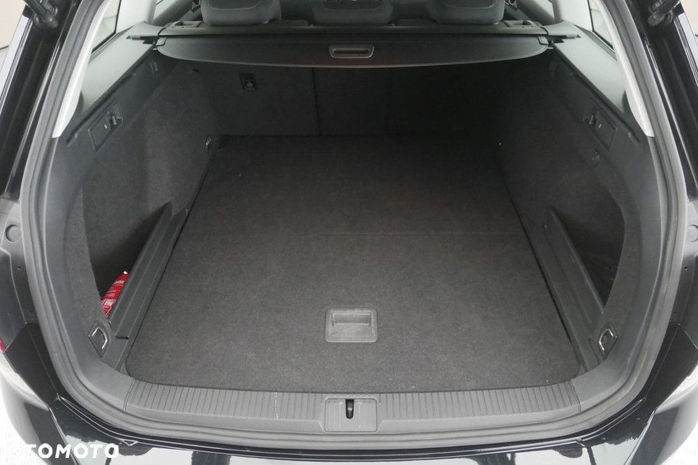 Volkswagen Passat Variant 2.0 TSI Business DSG - 16