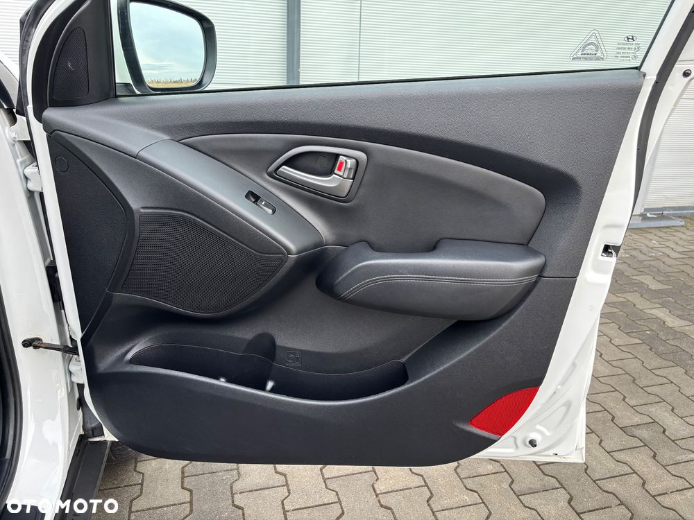 Hyundai ix35 1.6 2WD Fifa World Cup Edition - 29