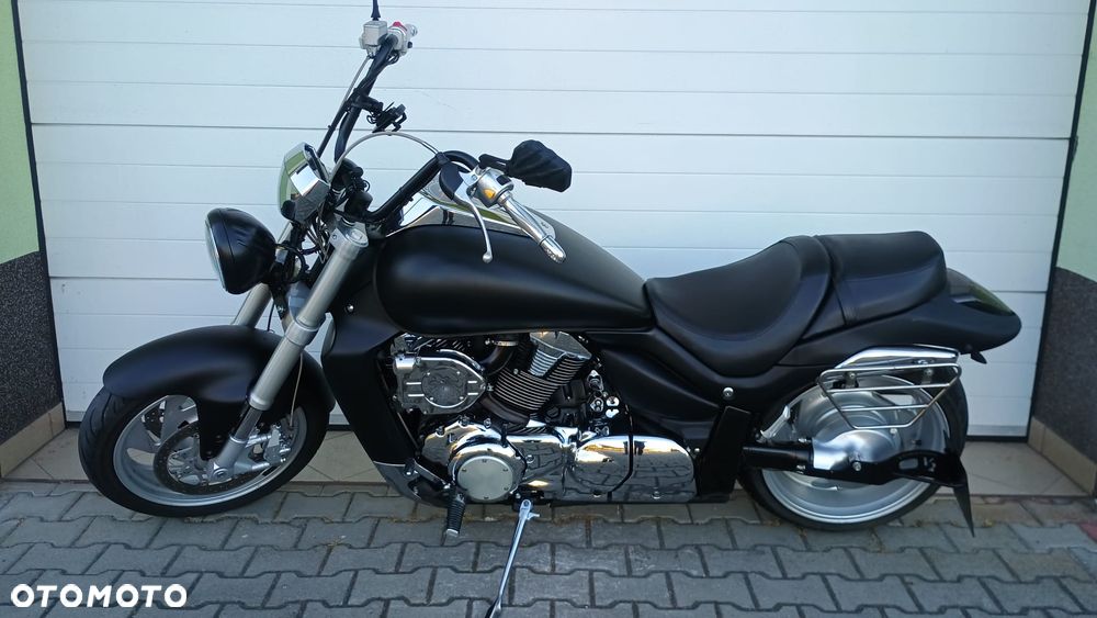 Suzuki Intruder