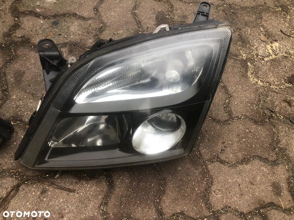 OPEL Vectra C SIGNUM LAMPY PRZÓD PRAWA LEWA H7 CENA ZA 2 SZTUKI - 2