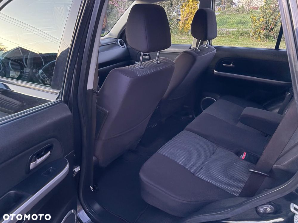 Suzuki Grand Vitara 2.0 - 7