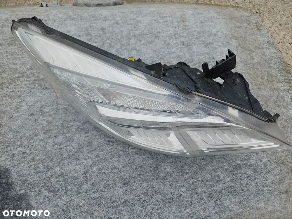 Lampa prawa przednia OPEL MERIVA B 2012r Europa oryginalna 13253630 - 2