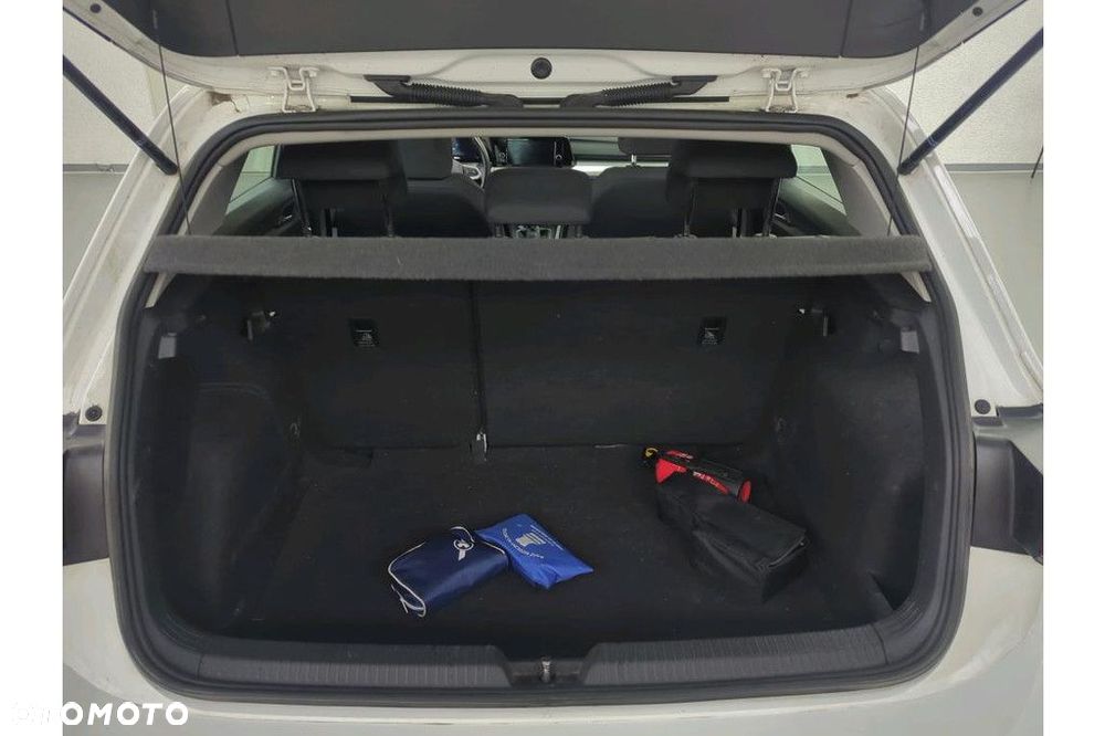 Volkswagen Golf VIII 1.0 TSI - 9