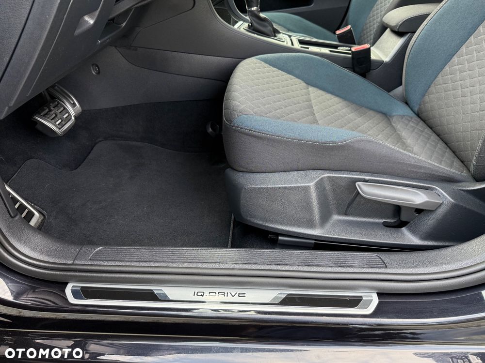 Volkswagen Golf 1.6 TDI SCR DSG IQ.DRIVE - 27